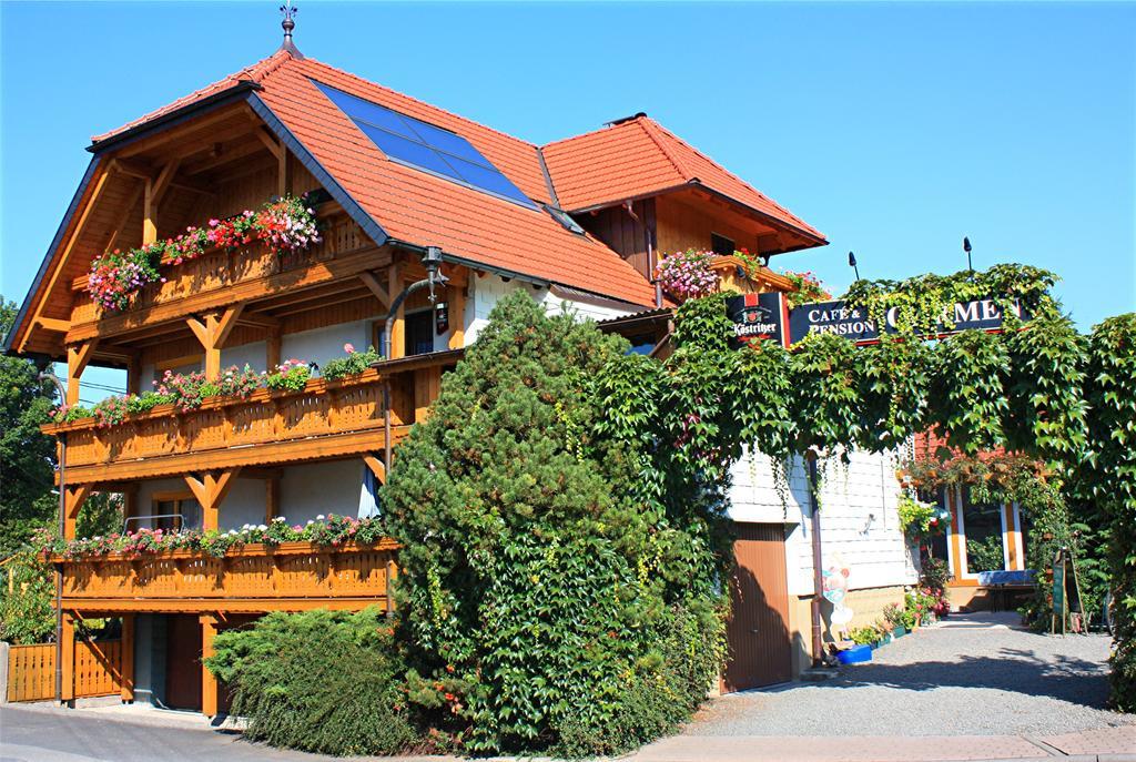 Cafe & Pension Carmen Brotterode Bagian luar foto